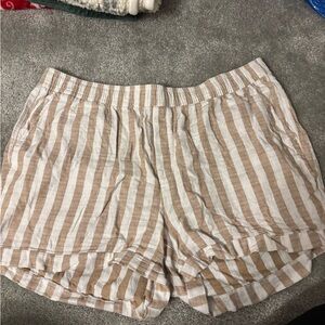 Stripped linen shorts
